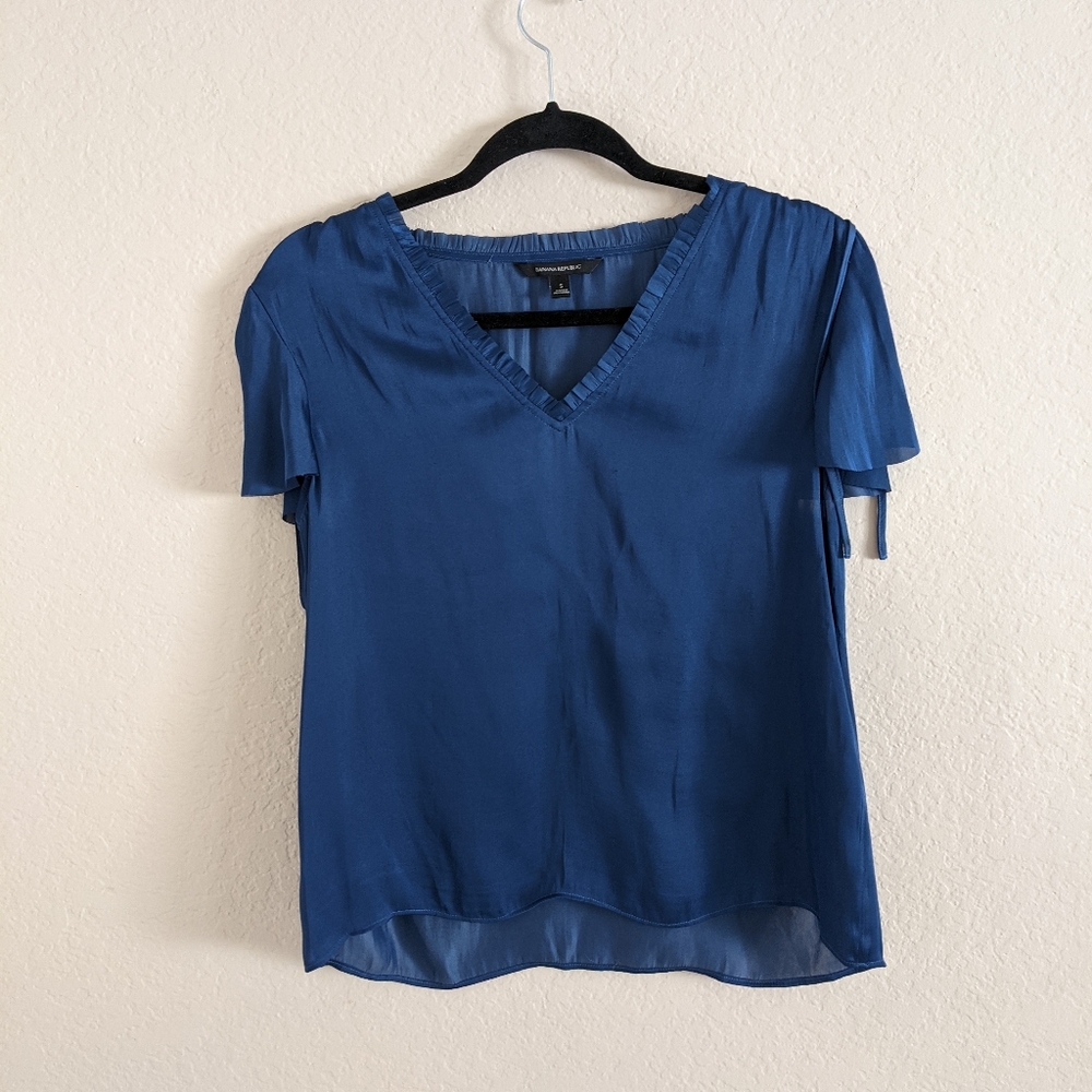 Banana republic  short sleeve blue blouse